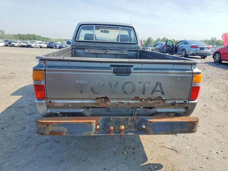 1986 Toyota Pickup VIN JT4RN55DXG0200749 COPART salvage auction — NORMAL WEAR, VA - CERTIFICATE OF TITLE, sold $525 on 2026-07-22 (photo 6)