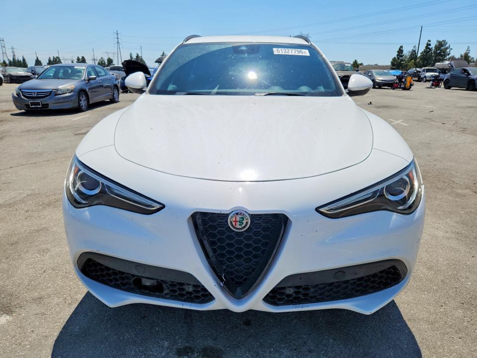 2022 Alfa romeo Stelvio VIN ZASPAJAN0N7D24633 COPART salvage auction — REAR END, CA - SALVAGE CERTIFICATE, sold $6,700 on 2026-08-25 (photo 5)