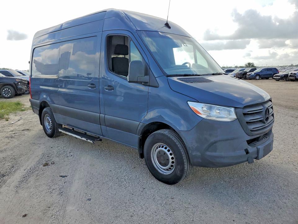 2019 Mercedes-benz Sprinter VIN WD4PF0CD2KP048921 COPART salvage auction — MINOR DENT/SCRATCHES, TX - CERTIFICATE OF TITLE (P), sold $7,900 on 2026-07-29 (photo 4)