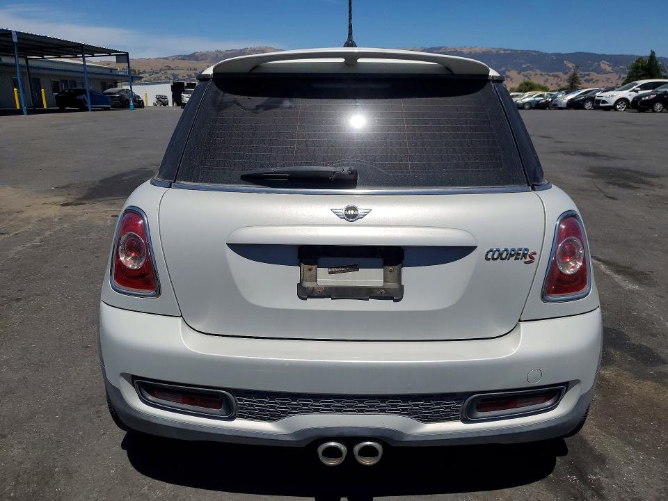 2011 Mini Cooper VIN WMWSV3C54BTY11978 COPART salvage auction — SIDE, CA - SALVAGE CERTIFICATE, sold $825 on 2026-07-14 (photo 6)
