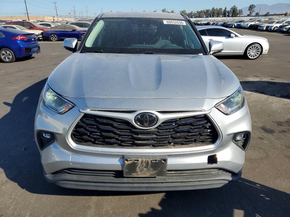 2021 Toyota Highlander VIN 5TDZZRAHXMS041342 COPART salvage auction — REAR END, Salvage Title, sold $13,300 on 2026-08-24 (photo 5)