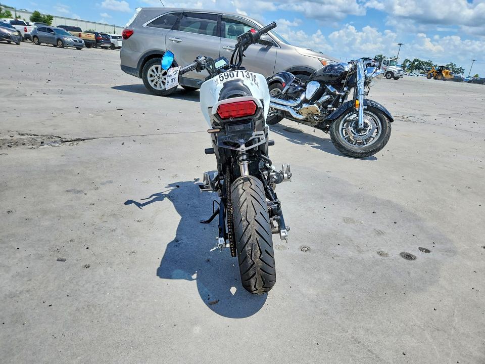 2025 Honda Grom VIN MLHJC9259S5300373 COPART salvage auction — VANDALISM, Fl - Cert Of Title Slvg Rebuildable, sold $750 on 2026-07-16 (photo 4)