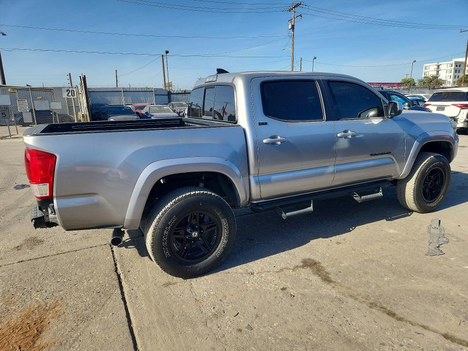 2017 Toyota Tacoma VIN 3TMAZ5CN9HM041704 COPART salvage auction — MINOR DENT/SCRATCHES, AZ - CERT OF TITLE-RESTORED SALVAGE, sold $12,700 on 2026-08-24 (photo 3)