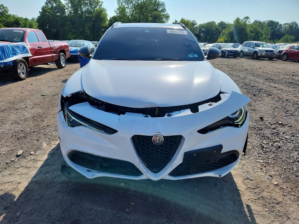 2019 Alfa romeo Stelvio VIN ZASPAKBN4K7C41206 COPART salvage auction — FRONT END, PA - CERTIFICATE OF SALVAGE, sold $4,750 on 2026-08-05 (photo 5)