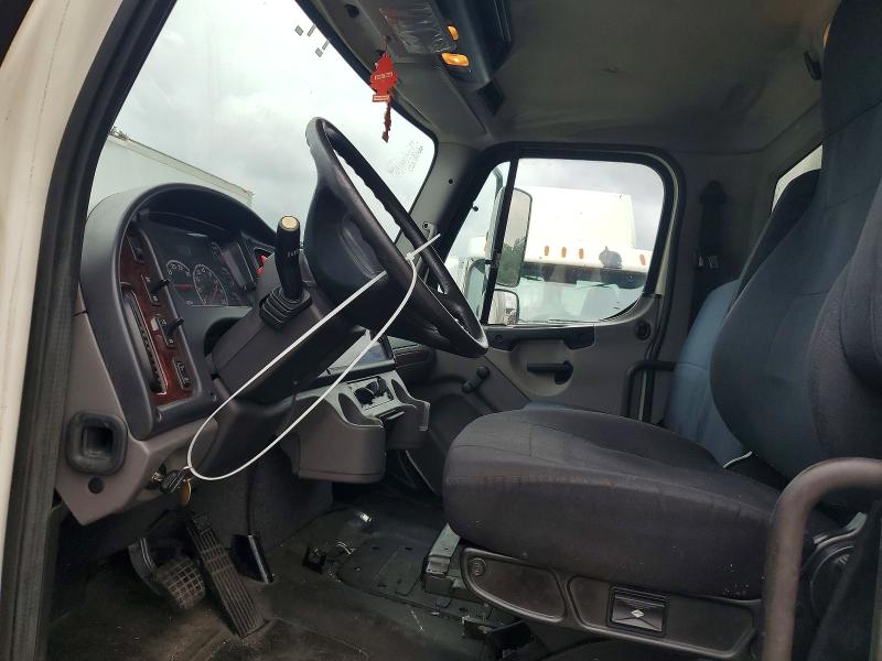2015 Freightliner All other VIN 3ALACXDT3FDGA5240 COPART salvage auction — ROOF, NJ - CERTIFICATE OF TITLE, sold $3,950 on 2026-07-30 (photo 7)