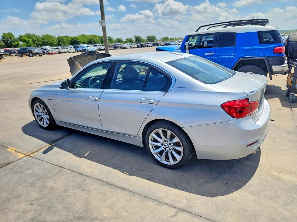 2017 BMW 3er VIN WBA8E1C56HK480348 COPART salvage auction — NORMAL WEAR, Tx - Certificate Of Title (P), sold $6,700 on 2026-07-27 (photo 2)