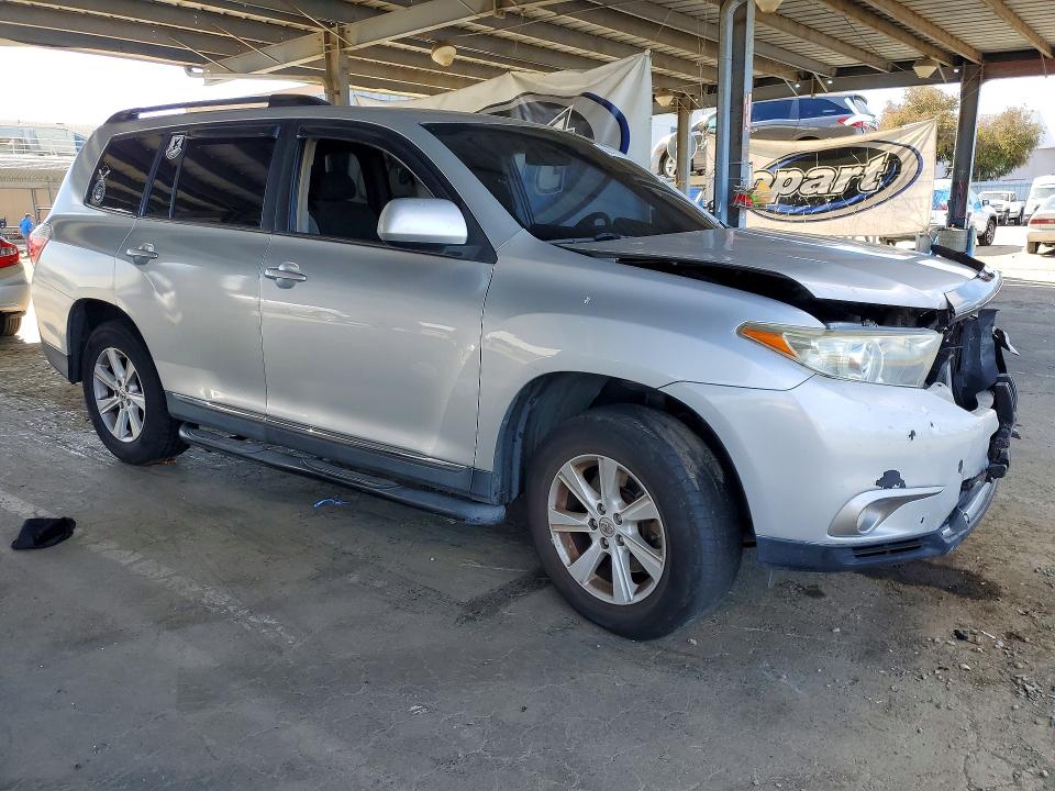 2013 Toyota Highlander VIN 5TDZK3EH6DS135729 COPART salvage auction — FRONT END, Ca - Salvage Certificate, sold $2,600 on 2026-07-09 (photo 4)