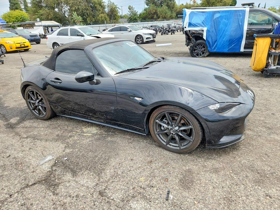 2016 Mazda Mx-5 VIN JM1NDAC72G0116576 COPART salvage auction — MINOR DENT/SCRATCHES, Salvage Title, sold $7,300 on 2026-08-21 (photo 4)