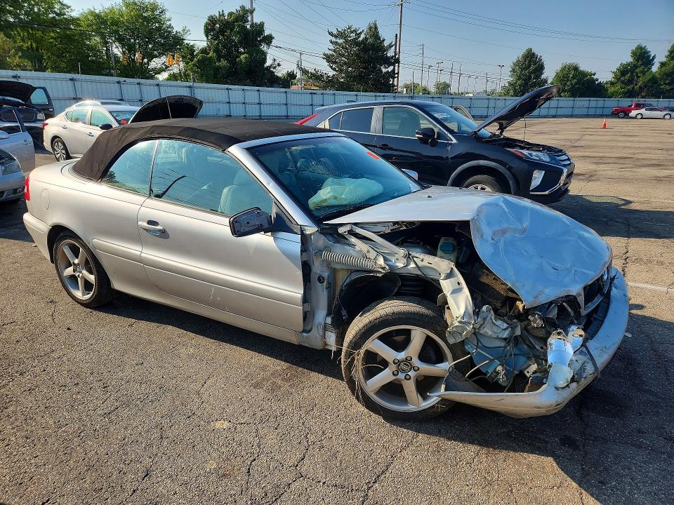 2004 Volvo C70 VIN YV1NC62D44J061555 COPART salvage auction — FRONT END, Oh - Cert Of Title-Salvage, sold $225 on 2026-08-14 (photo 4)