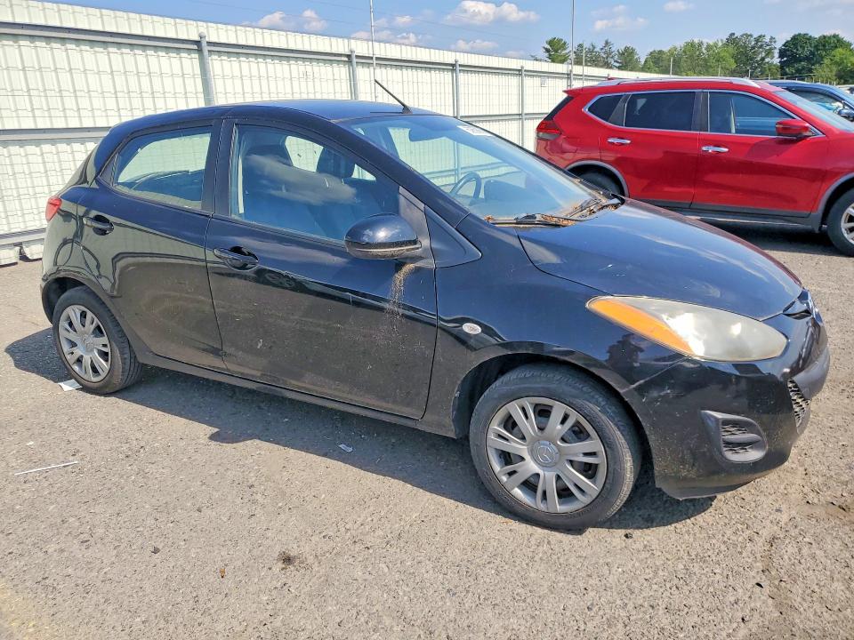 2011 Mazda 2 VIN JM1DE1HYXB0124198 COPART salvage auction — MINOR DENT/SCRATCHES, Pa - Cert Of Title, sold $825 on 2026-07-17 (photo 4)