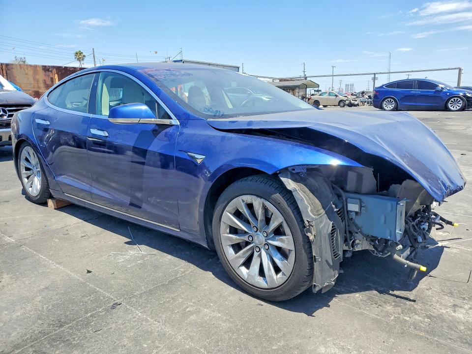 2017 Tesla Model s VIN 5YJSA1E22HF187566 COPART salvage auction — FRONT END, Ca - Dis/Dlr/Exp Only Clean Title, sold $225 on 2026-07-29 (photo 4)