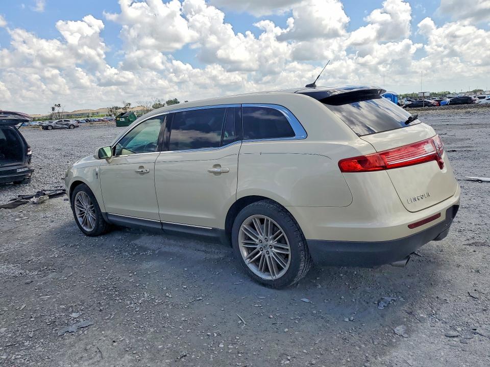 2014 Lincoln Mkt VIN 2LMHJ5ATXEBL53518 COPART salvage auction — MINOR DENT/SCRATCHES, Fl - Certificate Of Title (P), sold $250 on 2026-07-31 (photo 2)