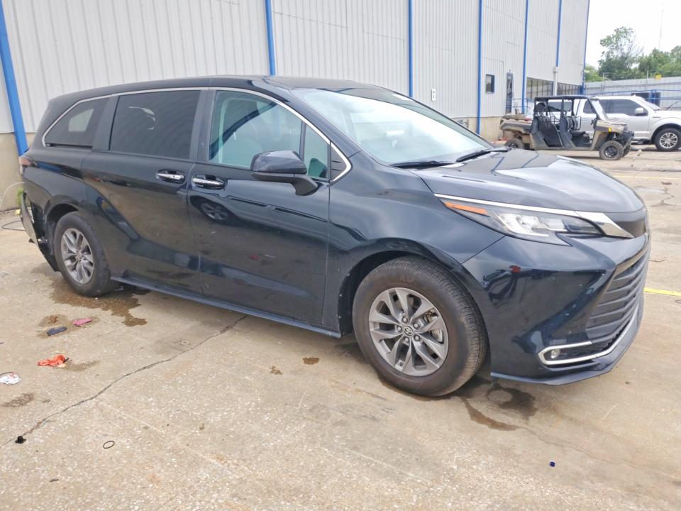 2023 Toyota Sienna VIN 5TDYRKEC3PS140445 COPART salvage auction — REAR END, KY - CERT OF TITLE-SALVAGE, sold $11,600 on 2026-08-19 (photo 4)
