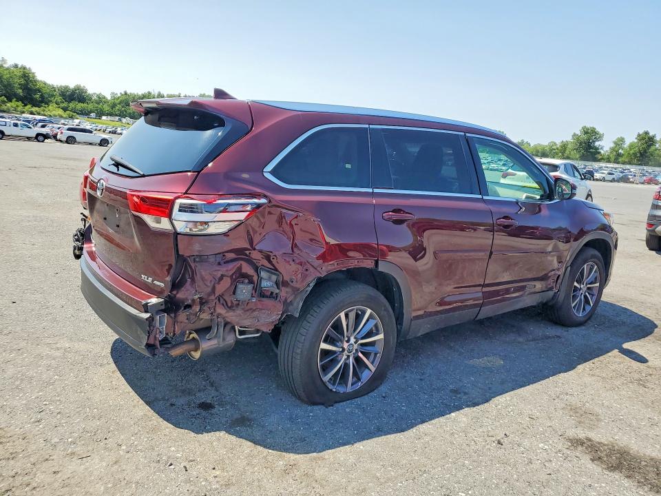 2019 Toyota Highlander VIN 5TDJZRFH8KS704247 COPART salvage auction — REAR END, PA - CERTIFICATE OF SALVAGE, sold $7,000 on 2026-07-28 (photo 3)
