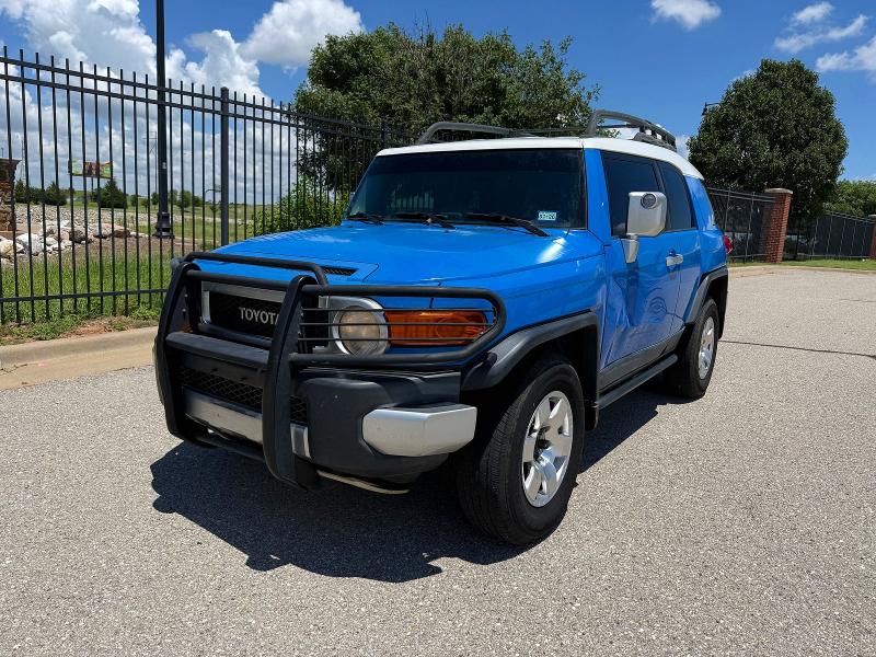 2007 Toyota Fj cruiser VIN JTEBU11F170076998 COPART salvage auction — MINOR DENT/SCRATCHES, Ok - Certificate Of Title (P), sold $4,100 on 2026-07-30 (photo 2)