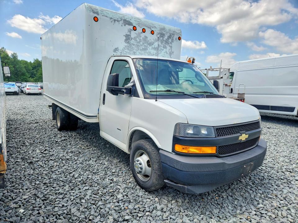 2018 Chevrolet Express 3500 VIN 1GB3GSCG7J1336094 COPART salvage auction — SIDE, OH - CERTIFICATE OF TITLE, sold $5,000 on 2026-07-09 (photo 4)