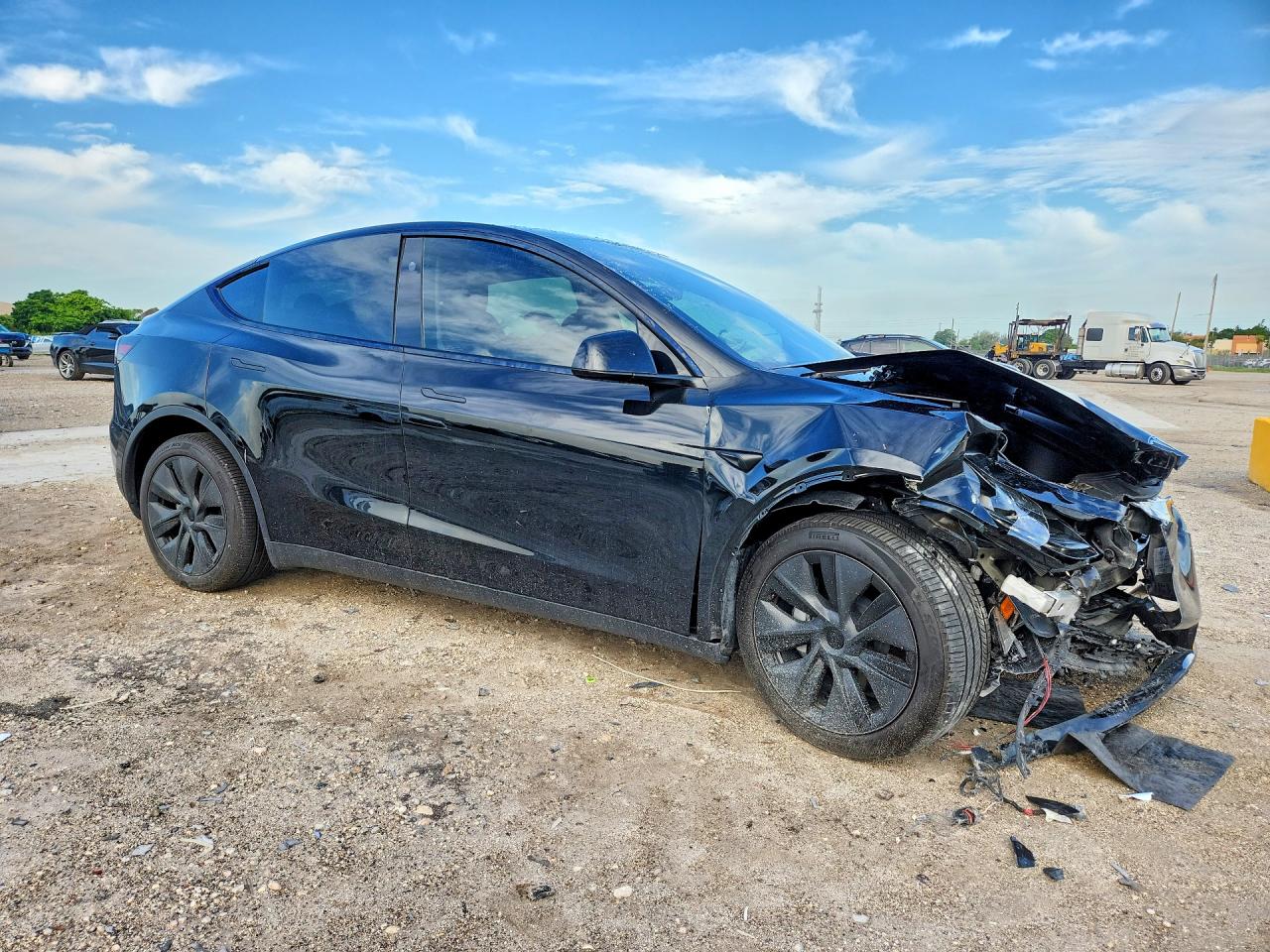 2025 Tesla Model y VIN 7SAYGDEE8SA362351 COPART salvage auction — Front End, FL - CERT OF TITLE SLVG REBUILDABLE, sold $8,600 on 2026-09-03 (photo 4)
