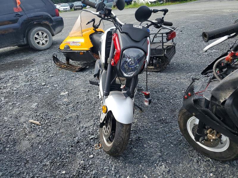 2022 Cf moto Scooter VIN LEHPCB226NR600498 COPART salvage auction — SIDE, QC - IRRECUPERABLE, sold $150 on 2026-10-06 (photo 2)
