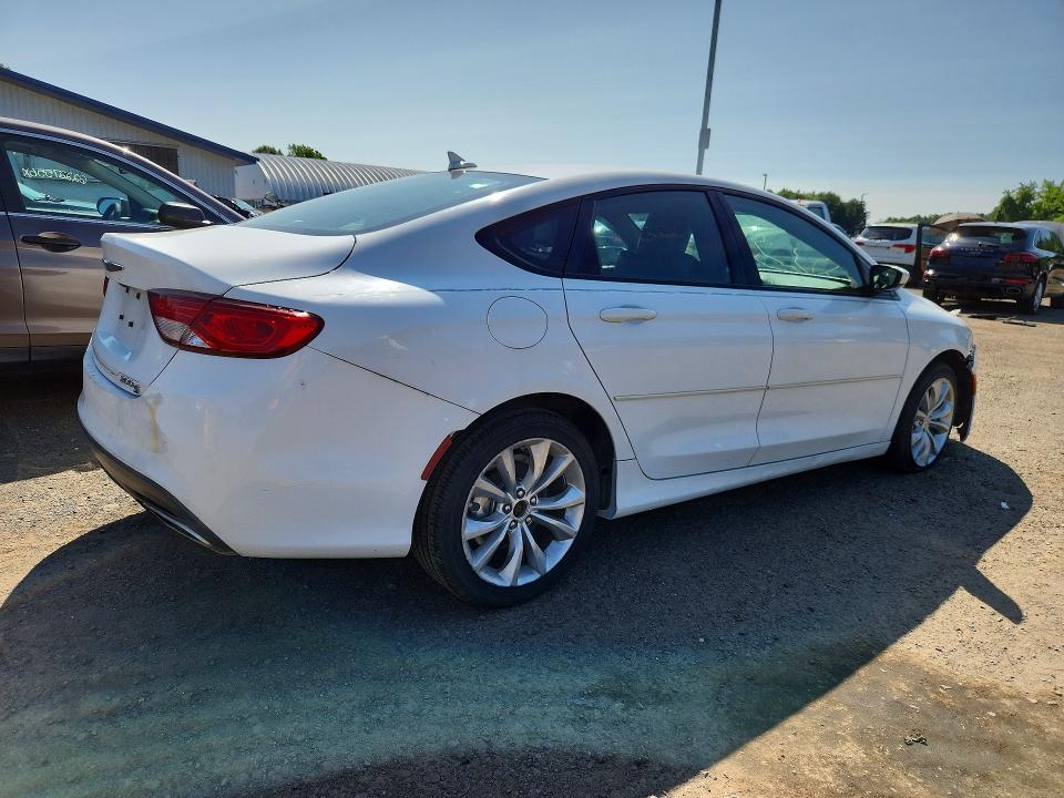 2016 Chrysler 200 VIN 1C3CCCDG4GN110449 COPART salvage auction — MINOR DENT/SCRATCHES, RI - CERTIFICATE OF TITLE (P), sold $1,800 on 2026-07-28 (photo 3)