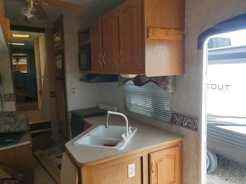 2004 Sprinter Sprinter VIN 4YDF292234A211598 COPART salvage auction — ROLLOVER, Ia - Certificate Of Title, sold $70 on 2026-09-15 (photo 8)