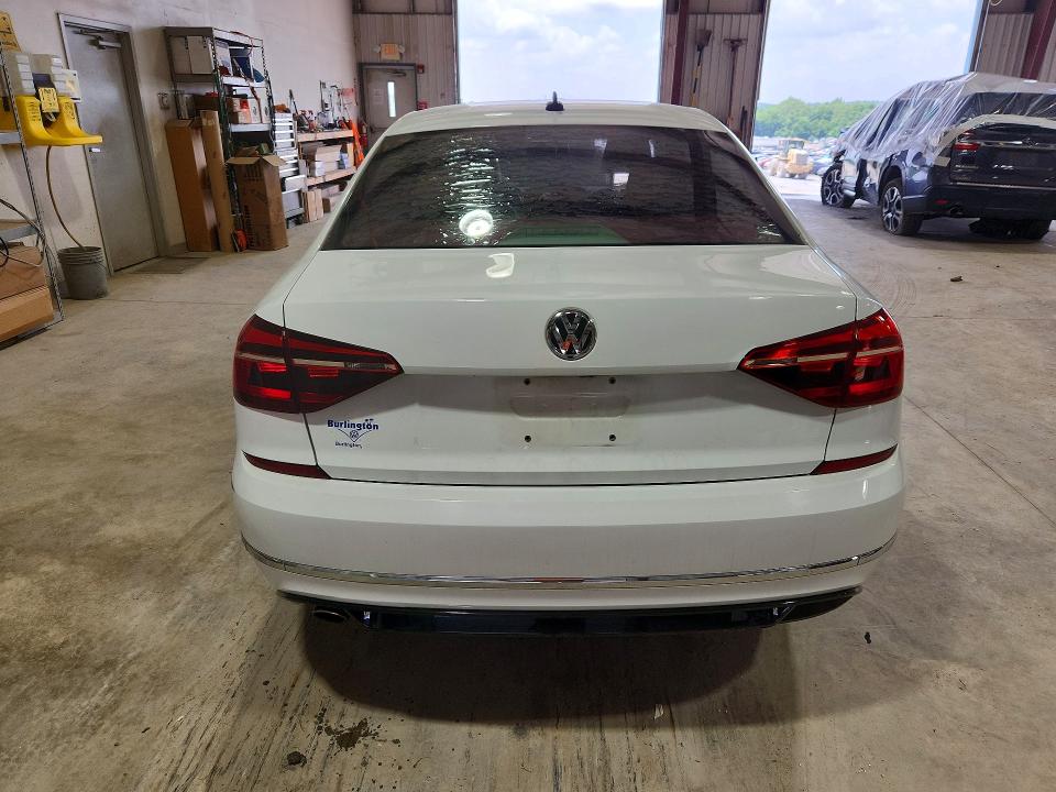 2018 Volkswagen Passat VIN 1VWAA7A39JC008016 COPART salvage auction — MINOR DENT/SCRATCHES, Pa - Cert Of Title (P), sold $4,500 on 2026-08-11 (photo 6)