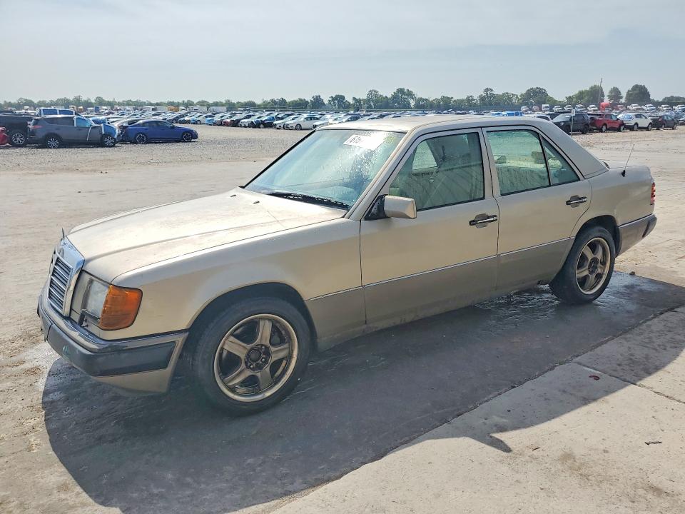 1992 Mercedes-benz 400 VIN WDBEA34E6NB793146 COPART salvage auction — MINOR DENT/SCRATCHES, TN - CERTIFICATE OF TITLE, sold $225 on 2026-07-27 (photo 1)