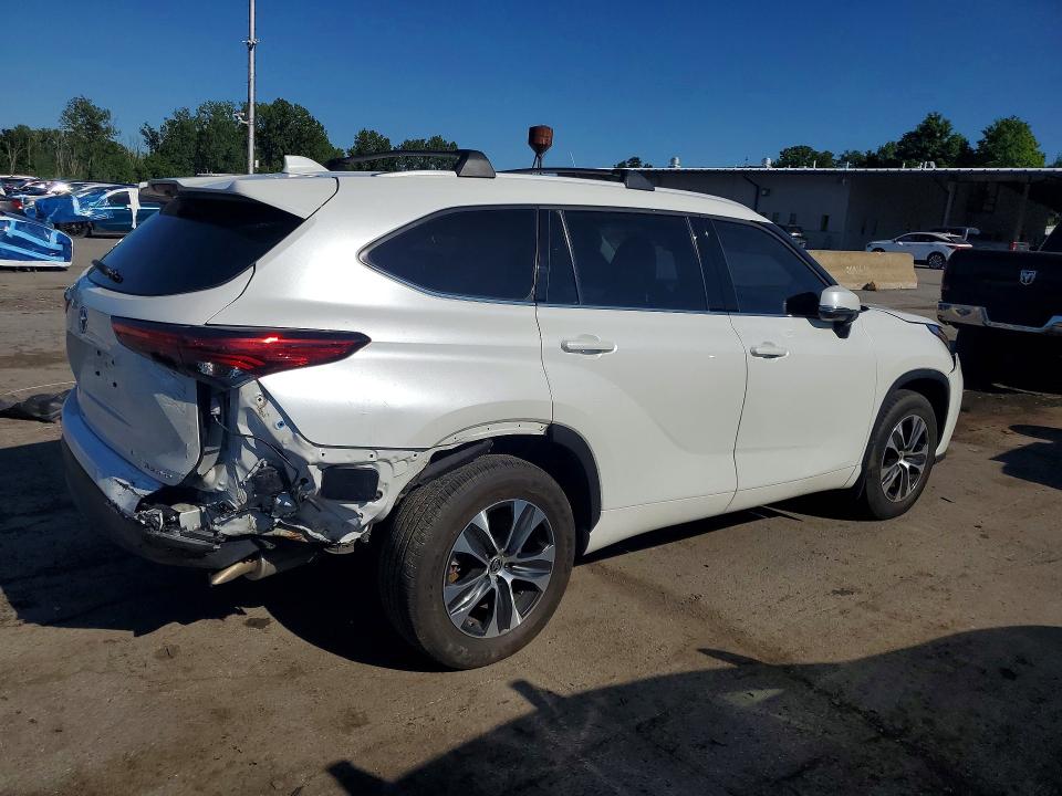 2022 Toyota Highlander VIN 5TDHZRBH2NS224410 COPART salvage auction — REAR END, Ny - Mv-907A Salvage Certificate, sold $14,200 on 2026-07-28 (photo 3)