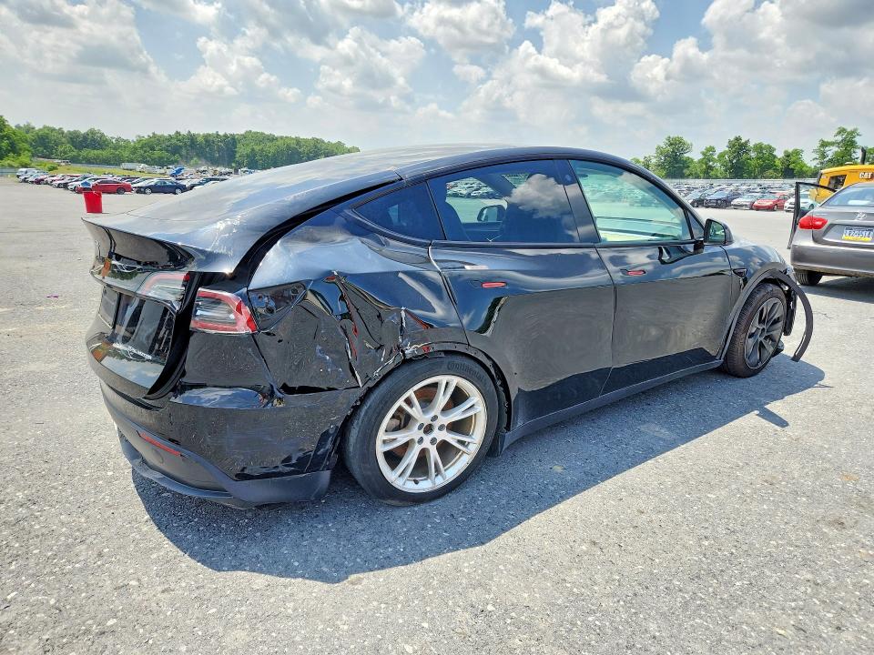 2022 Tesla Model y VIN 7SAYGDEE5NA022272 COPART salvage auction — REAR END, IN - CERTIFICATE OF TITLE, sold $13,100 on 2026-07-28 (photo 3)