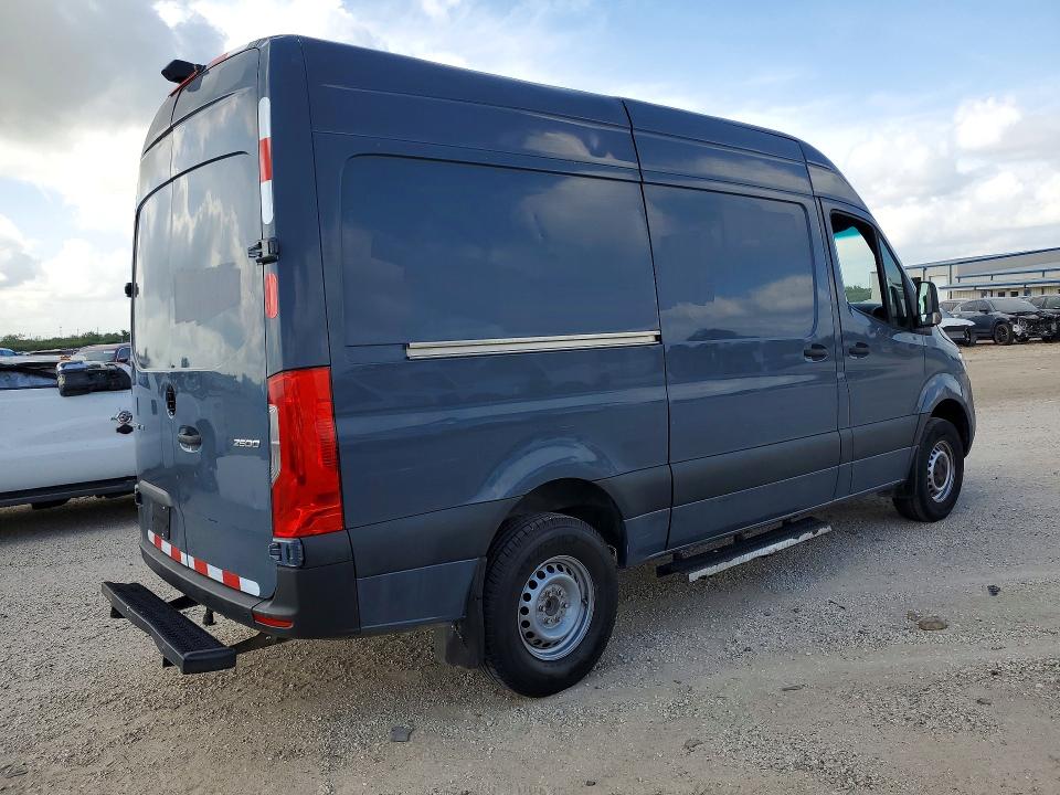 2019 Mercedes-benz Sprinter VIN WD4PF0CD2KP048921 COPART salvage auction — MINOR DENT/SCRATCHES, TX - CERTIFICATE OF TITLE (P), sold $7,900 on 2026-07-29 (photo 3)