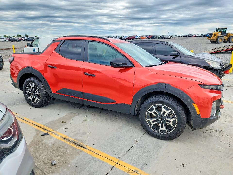 2025 Hyundai Santa cruz VIN 5NTJDDDF0SH133234 COPART salvage auction — WATER/FLOOD, Ky - Cert Of Title-Salvage Water, sold $13,900 on 2026-08-27 (photo 4)