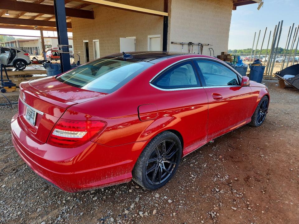 2015 Mercedes-benz VIN WDDGJ4HB9FG363945 COPART salvage auction — MINOR DENT/SCRATCHES, AL - CERTIFICATE OF TITLE (P), sold $4,500 on 2026-07-29 (photo 3)