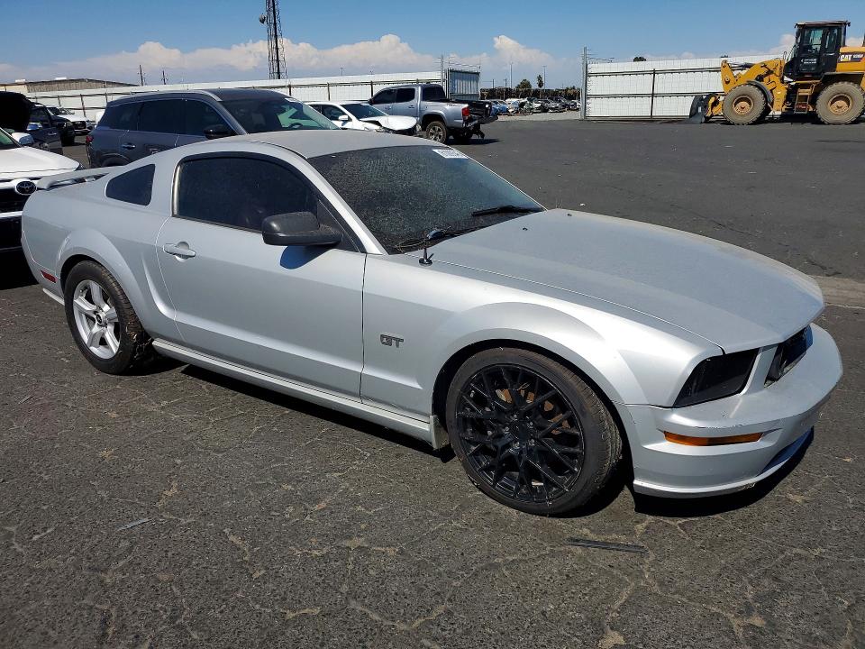 2005 Ford Mustang VIN 1ZVFT82H255188871 COPART salvage auction — FRONT END, Ca - Dis/Dlr/Exp Only Clean Title, sold $1,200 on 2026-07-30 (photo 4)