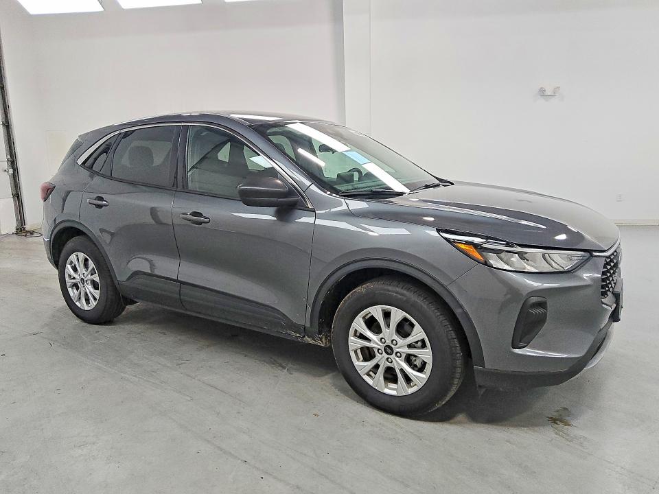 2024 Ford Escape VIN 1FMCU0GN2RUA28435 COPART salvage auction — NORMAL WEAR, NY - CERTIFICATE OF TITLE, sold $16,300 on 2026-07-09 (photo 4)