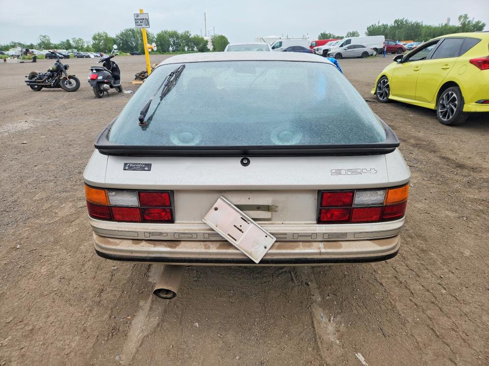 1983 Porsche 924 VIN WP0ZZZ92ZDN400707 COPART salvage auction — WATER/FLOOD, QC - IRRECUPERABLE, sold $300 on 2026-08-25 (photo 6)