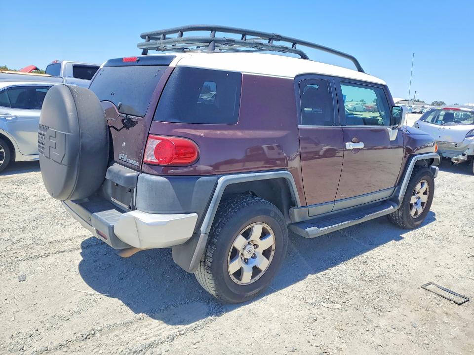 2007 Toyota Fj cruiser VIN JTEBU11F970055977 COPART salvage auction — MINOR DENT/SCRATCHES, Ca - Dis/Dlr/Exp Only Clean Title, sold $975 on 2026-07-23 (photo 3)