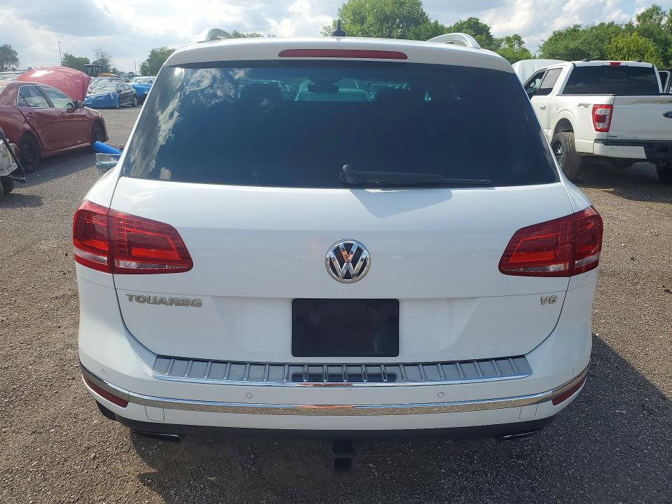 2017 Volkswagen Touareg VIN WVGRF7BP1HD006060 COPART salvage auction — FRONT END, Ia - Cert Of Title-Salvage Title, sold $1,300 on 2026-07-31 (photo 6)