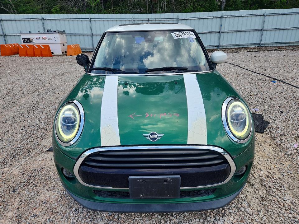 2021 Mini Cooper VIN WMWXR3C07M2P14233 COPART salvage auction — SIDE, Nc - Salvage Certificate Of Title, sold $6,600 on 2026-08-14 (photo 5)