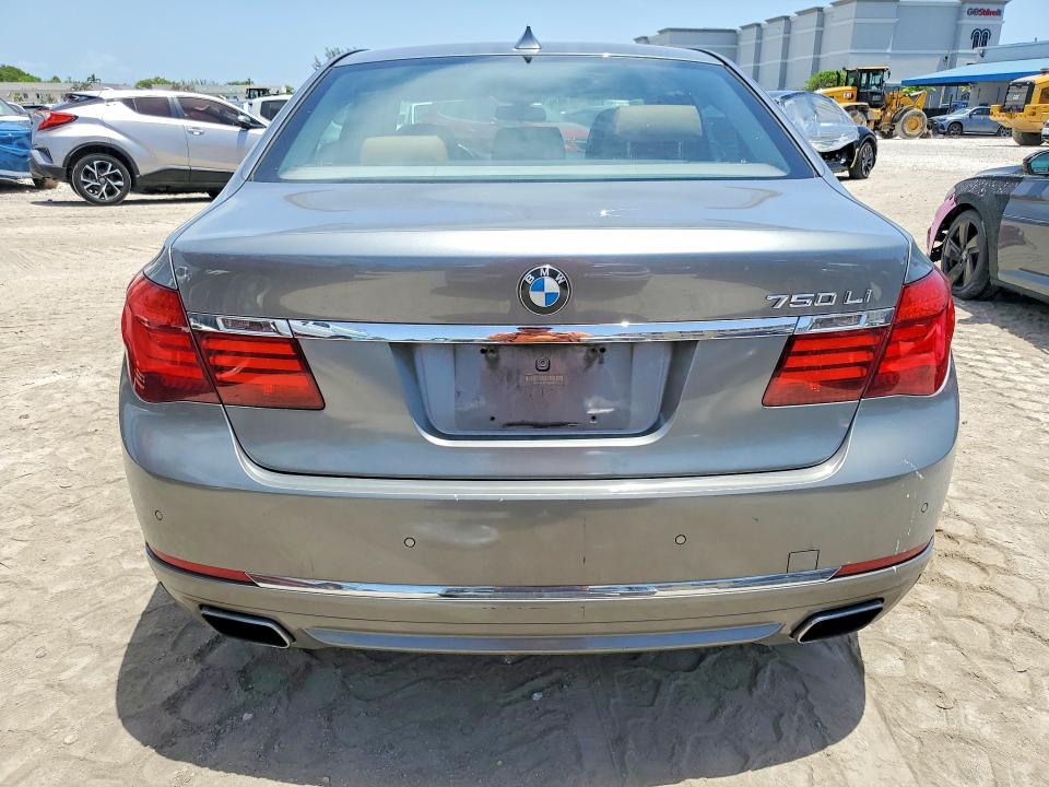 2013 BMW 7er VIN WBAYE8C51DDE22285 COPART salvage auction — MINOR DENT/SCRATCHES, FL - CERTIFICATE OF TITLE, sold $650 on 2026-07-28 (photo 6)