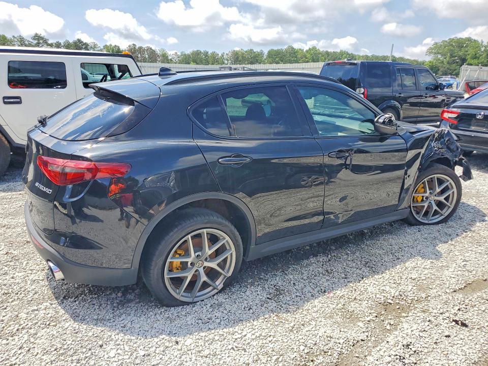 2018 Alfa romeo Stelvio VIN ZASFAKNN5J7B66957 COPART salvage auction — ALL OVER, GA - CERTIFICATE OF TITLE, sold $7,500 on 2026-07-17 (photo 3)