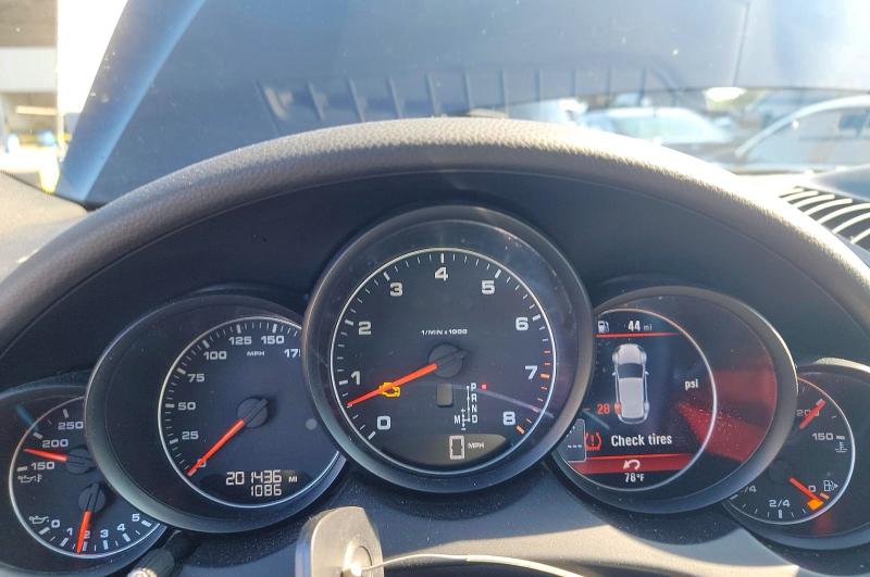 2018 Porsche Cayenne VIN WP1AA2A25JKA03753 COPART salvage auction — NORMAL WEAR, GA - CERTIFICATE OF TITLE (P), sold $6,700 on 2026-08-03 (photo 8)