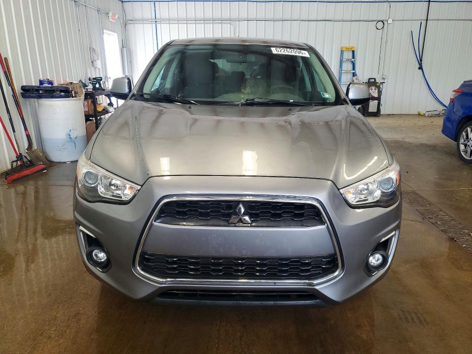 2015 Mitsubishi Outlander VIN 4A4AR3AU1FE013146 COPART salvage auction — NORMAL WEAR, Pa - Cert Of Title, sold $4,413 on 2026-08-20 (photo 5)