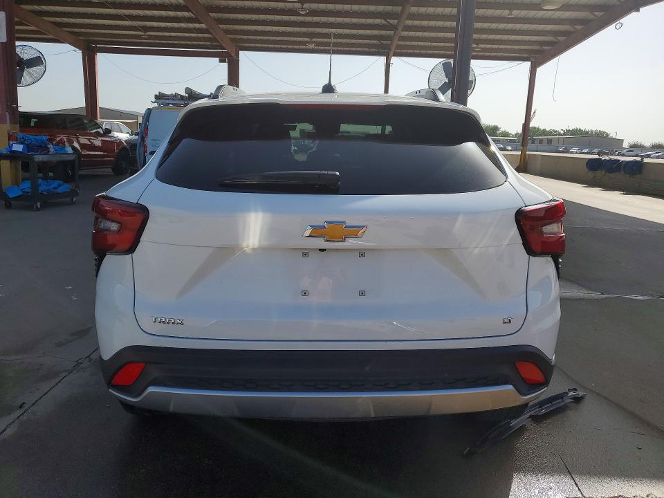2025 Chevrolet Trax VIN KL77LHEP9SC268859 COPART salvage auction — FRONT END, Tx - Certificate Of Title (P), sold $10,400 on 2026-07-27 (photo 6)