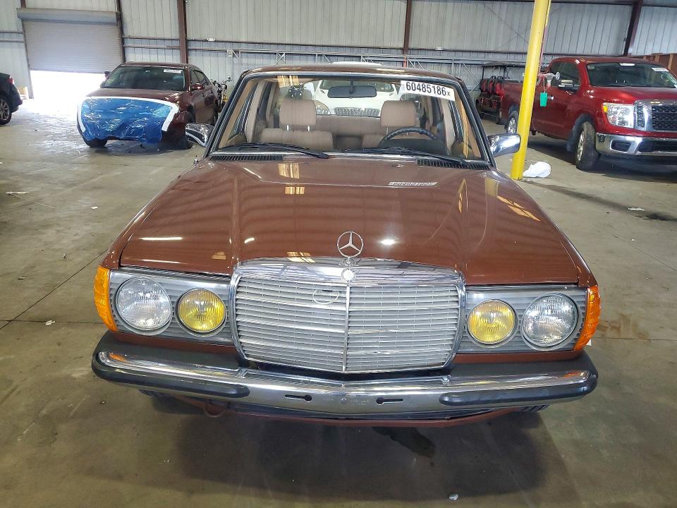 1984 Mercedes-benz VIN WDB1231231A136864 COPART salvage auction — MINOR DENT/SCRATCHES, Nc - Certificate Of Title (P), sold $925 on 2026-07-29 (photo 5)