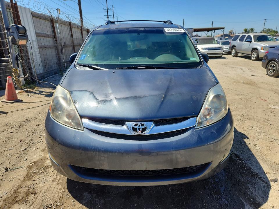 2008 Toyota Sienna VIN 5TDZK22C38S138807 COPART salvage auction — MINOR DENT/SCRATCHES, CA - DIS/DLR/EXP ONLY CLEAN TITLE, sold $750 on 2026-07-17 (photo 5)