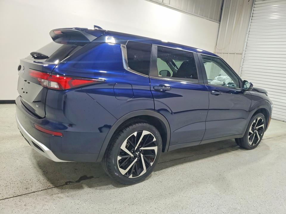 2024 Mitsubishi Outlander VIN JA4J3VA88RZ082558 COPART salvage auction — FRONT END, FL - CERT OF TITLE SLVG REBUILDABLE, sold $7,200 on 2026-07-20 (photo 3)