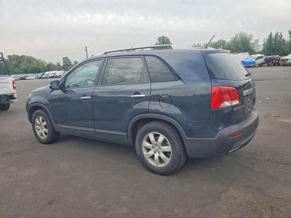 2013 Kia Sorento VIN 5XYKT4A62DG395972 COPART salvage auction — SIDE, Or - Cert Of Title-Reconstructed, sold $475 on 2026-07-29 (photo 2)