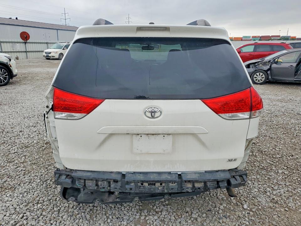2014 Toyota Sienna VIN 5TDYK3DC3ES444268 COPART salvage auction — FRONT END, OH - CERT OF TITLE-SALVAGE, sold $750 on 2026-07-21 (photo 6)