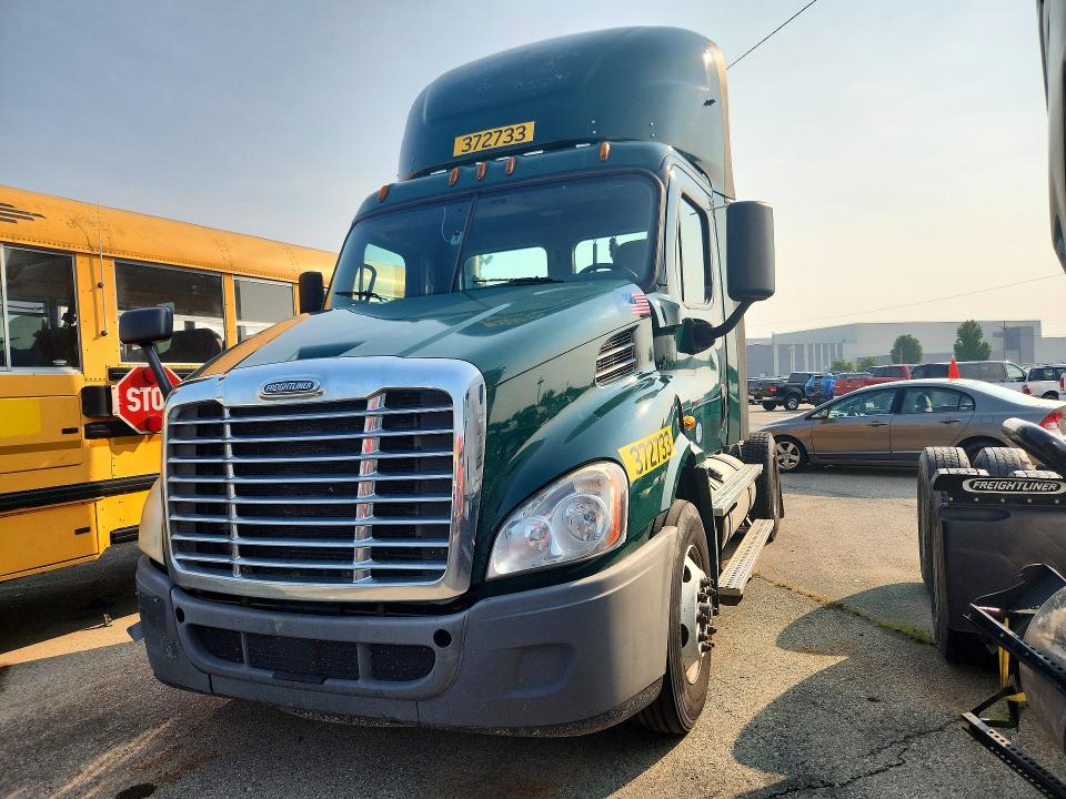 2018 Freightliner All other VIN 3AKBGADVXJSJL4561 COPART salvage auction — MINOR DENT/SCRATCHES, CT, sold $875 on 2026-07-31 (photo 1)