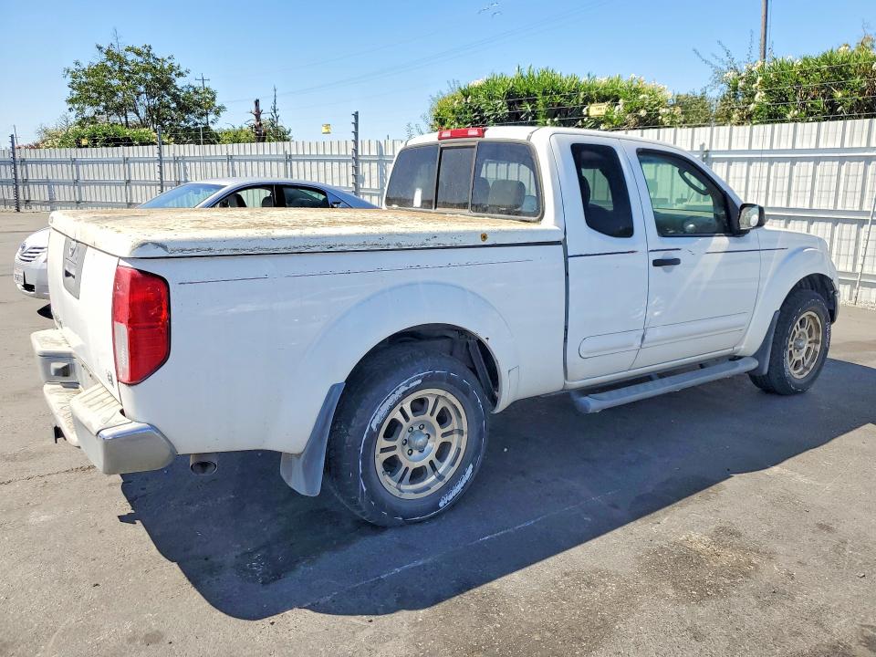 2005 Nissan Navara (frontier) VIN 1N6AD06W05C412300 COPART salvage auction — MINOR DENT/SCRATCHES, Ca - Dis/Dlr/Exp Only Clean Title, sold $400 on 2026-07-30 (photo 3)
