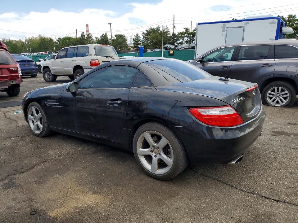 2014 Mercedes-benz Slk-klasse VIN WDDPK4HAXEF087591 COPART salvage auction — MINOR DENT/SCRATCHES, Salvage Title, sold $550 on 2026-07-28 (photo 2)